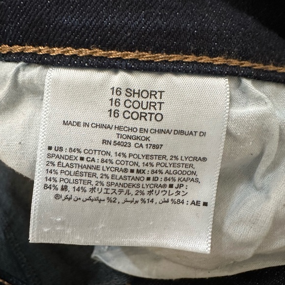 NWOT Old Navy 16SHORT Mid Rise Curvy Dark Wash Bootcut Jeans - Picture 3 of 6